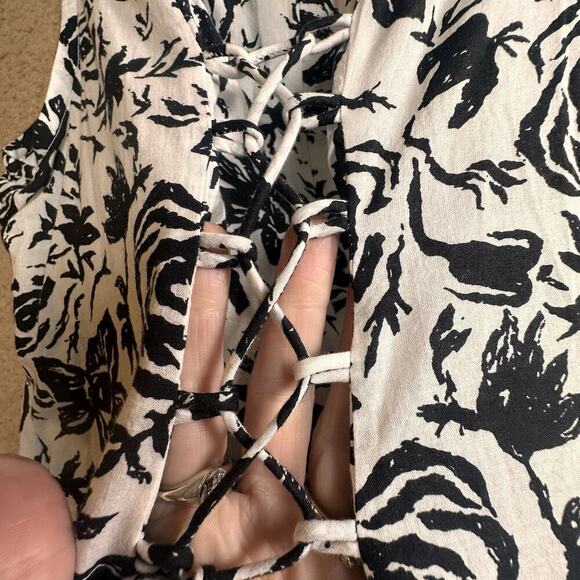 ModaPosa Womens XS Black White Floral Sleeveless Swing Dress Lace Up Back Lined - Picture 9 of 16